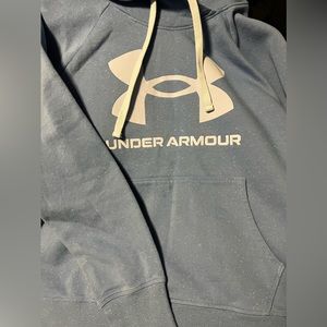 EUC 2x Under Armour hoodie
